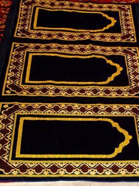 Beautiful Vintage Handwoven Turkish Black / Gold Area Rug
